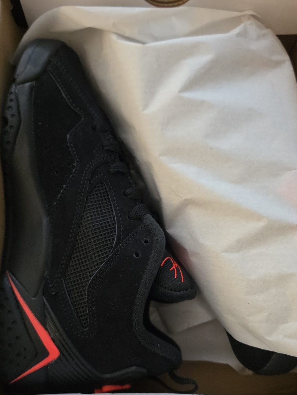 Jordan Kids MVP 92 Black and Red Sneakers 4Y & 4.5Y - Picture 7 of 7
